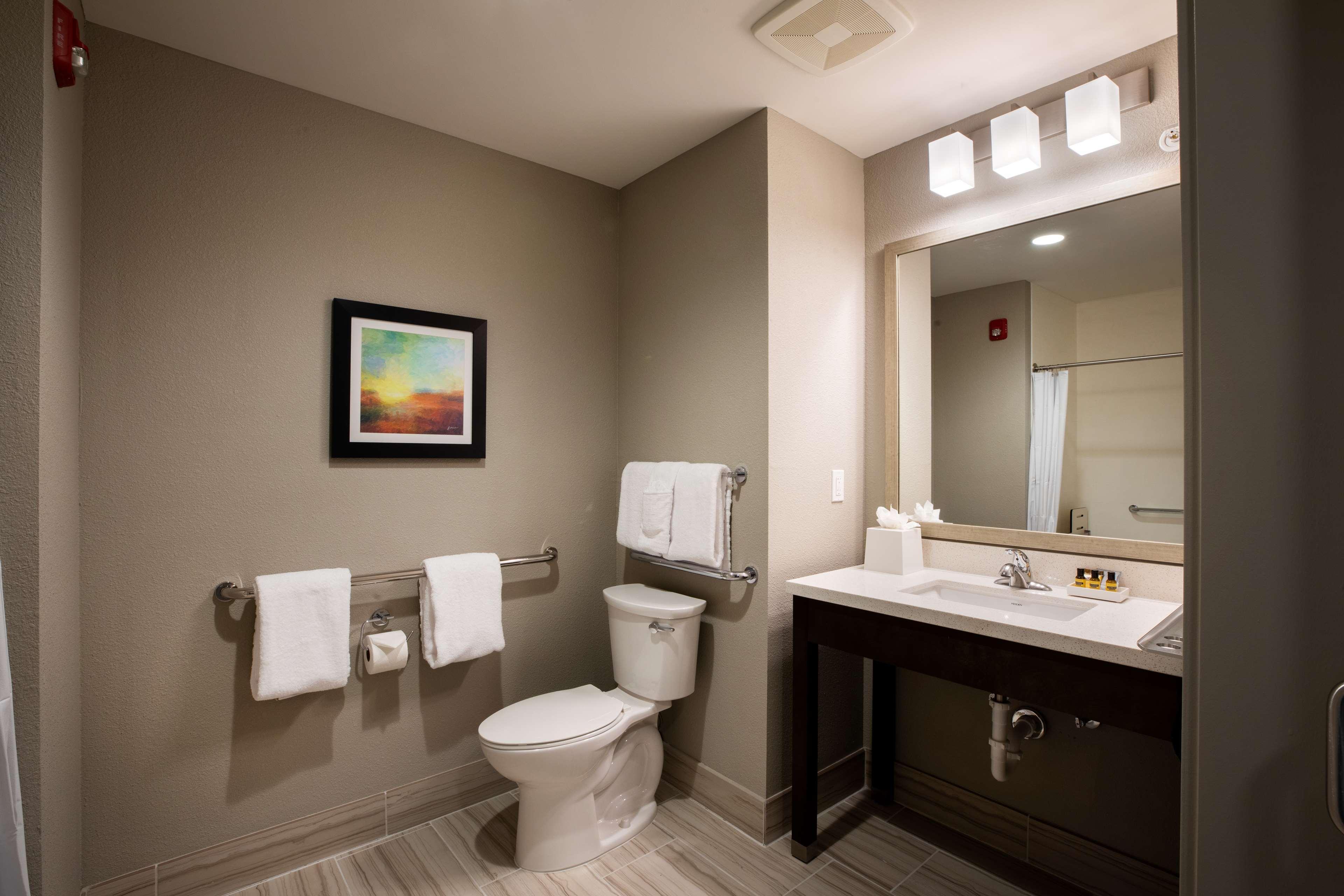 Hotel Stonehill Lawrence, Trademark Collection By Wyndham