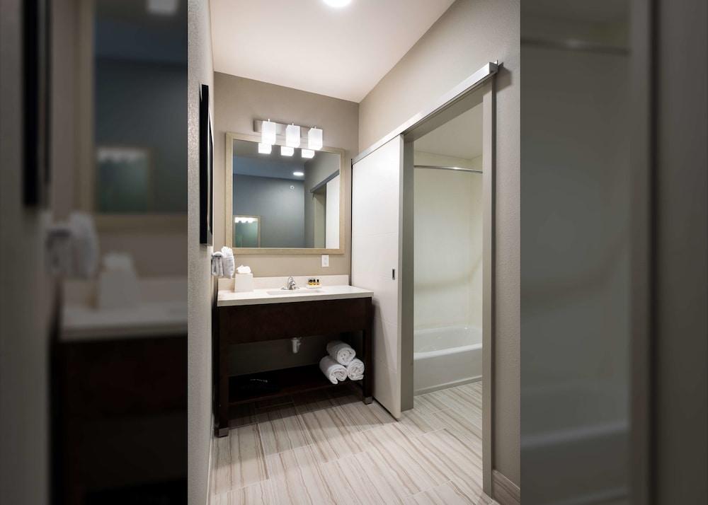 Stonehill Lawrence, Trademark Collection By Wyndham