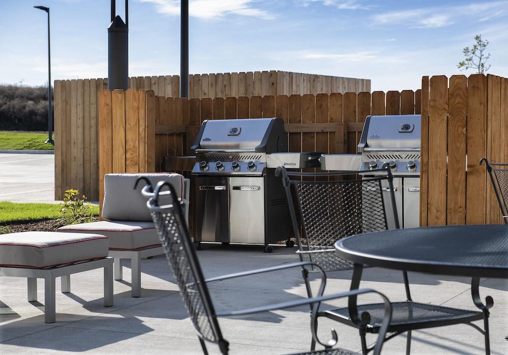 Stonehill Lawrence, Trademark Collection By Wyndham Hotel